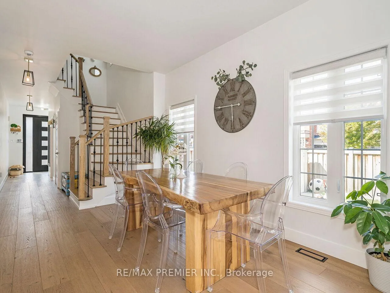 Photo 12 of 67 Gentile Circle, Vaughan, Elder Mills — HOMEH
