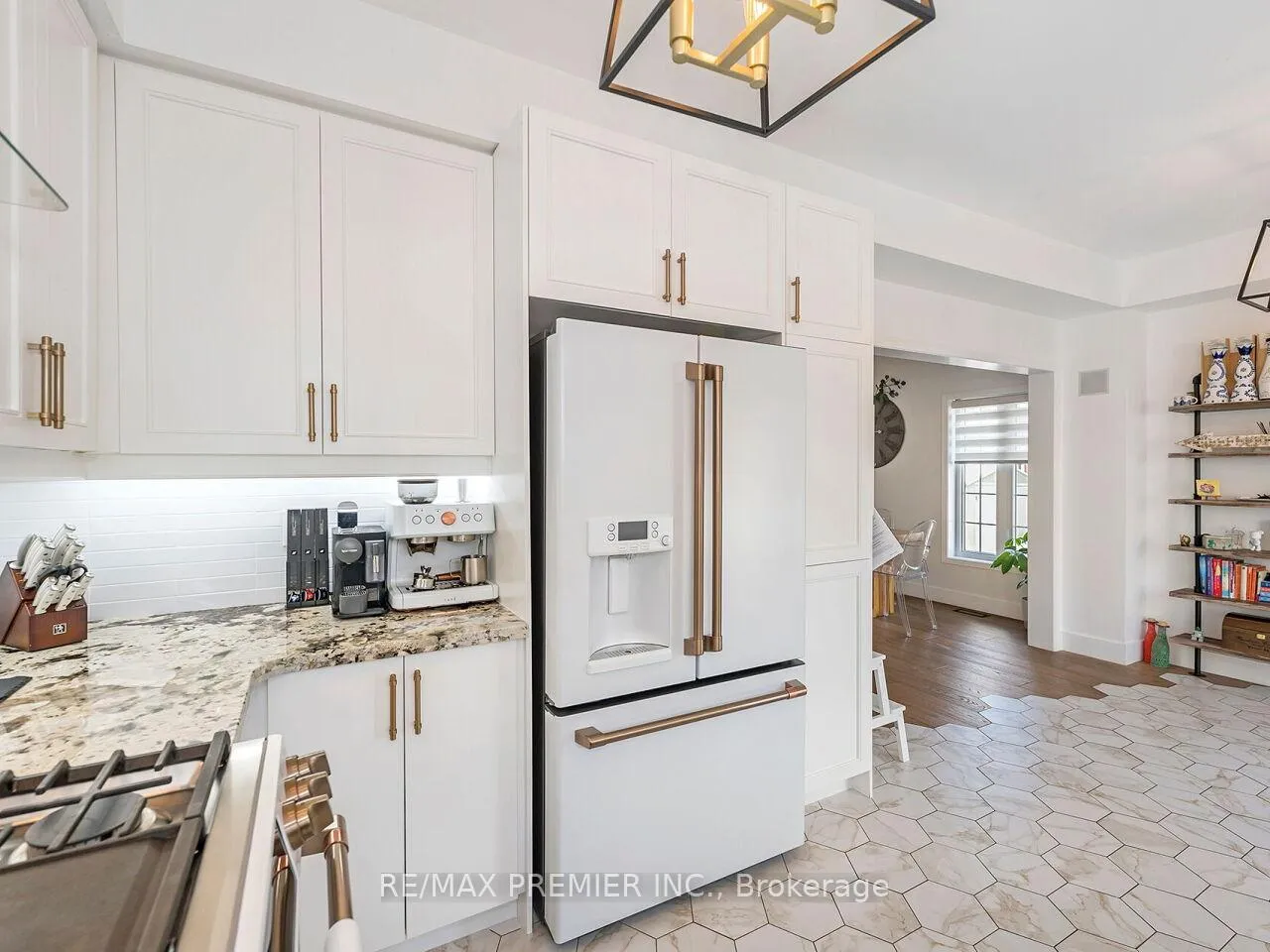 Photo 19 of 67 Gentile Circle, Vaughan, Elder Mills — HOMEH