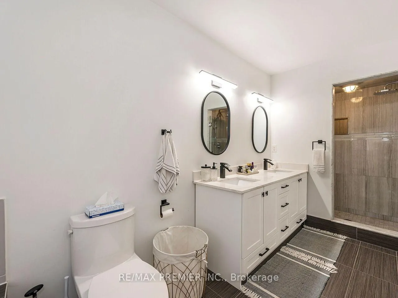 Photo 28 of 67 Gentile Circle, Vaughan, Elder Mills — HOMEH