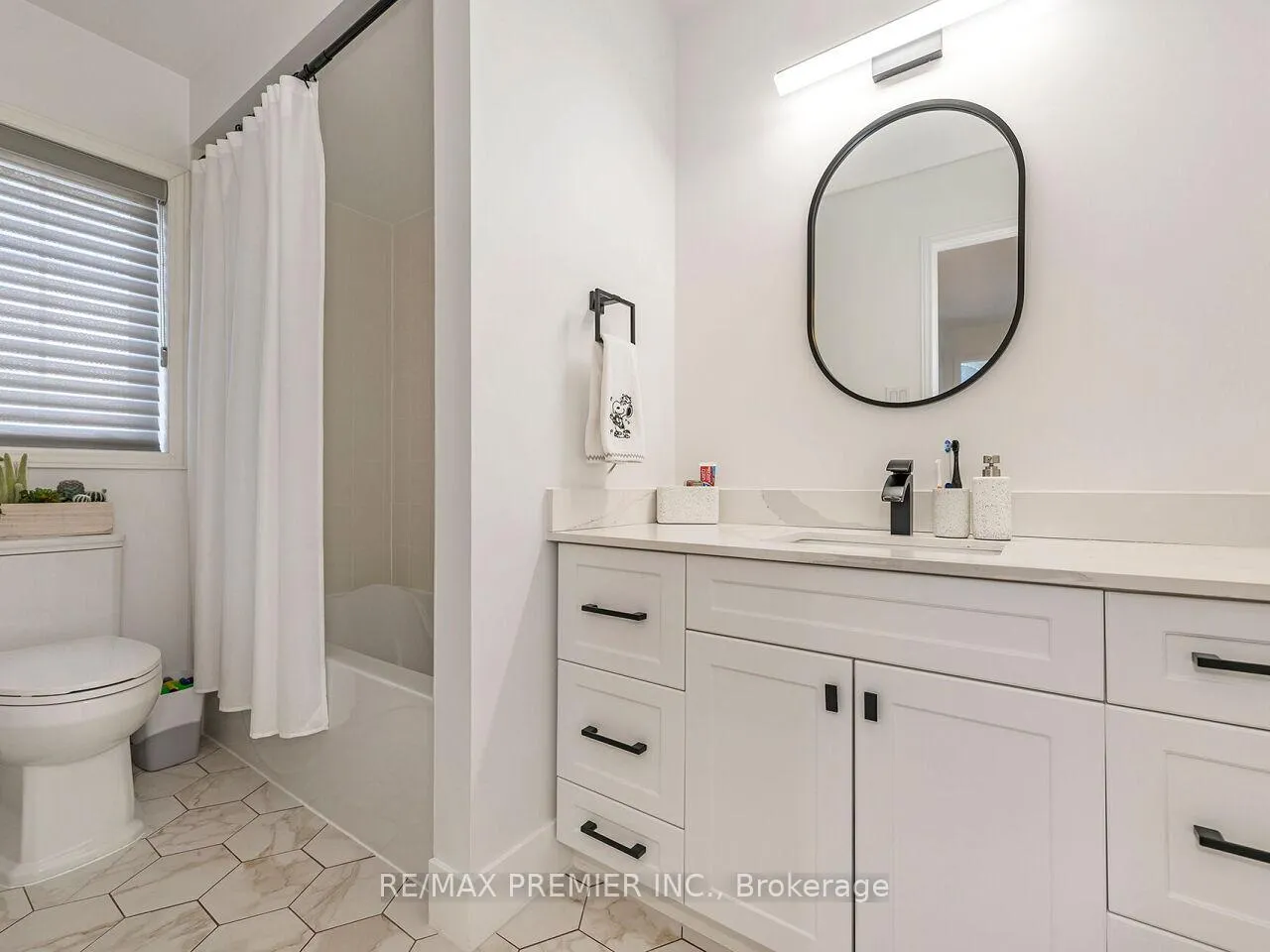Photo 34 of 67 Gentile Circle, Vaughan, Elder Mills — HOMEH