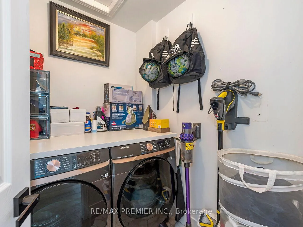 Photo 35 of 67 Gentile Circle, Vaughan, Elder Mills — HOMEH