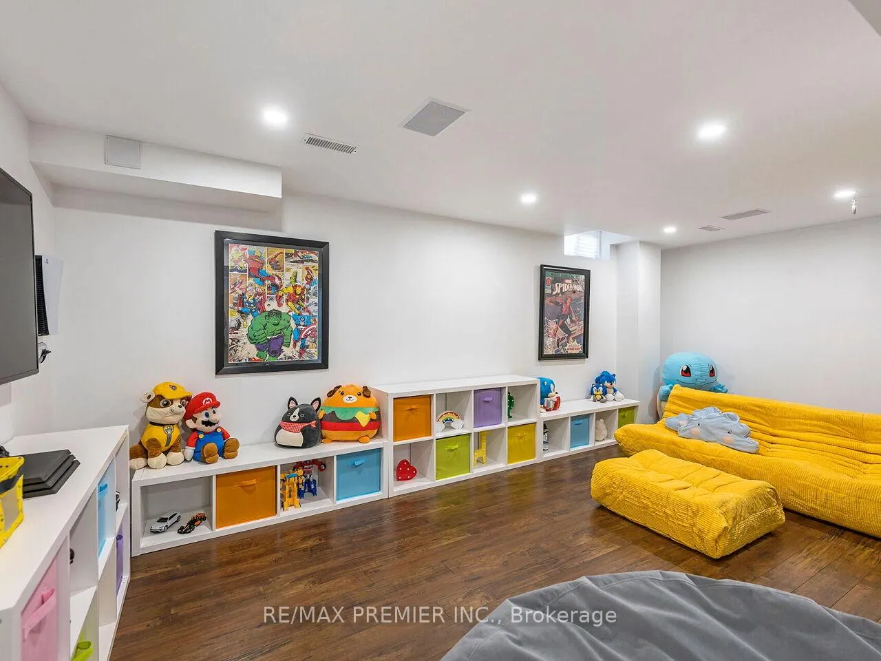 Photo 37 of 67 Gentile Circle, Vaughan, Elder Mills — HOMEH