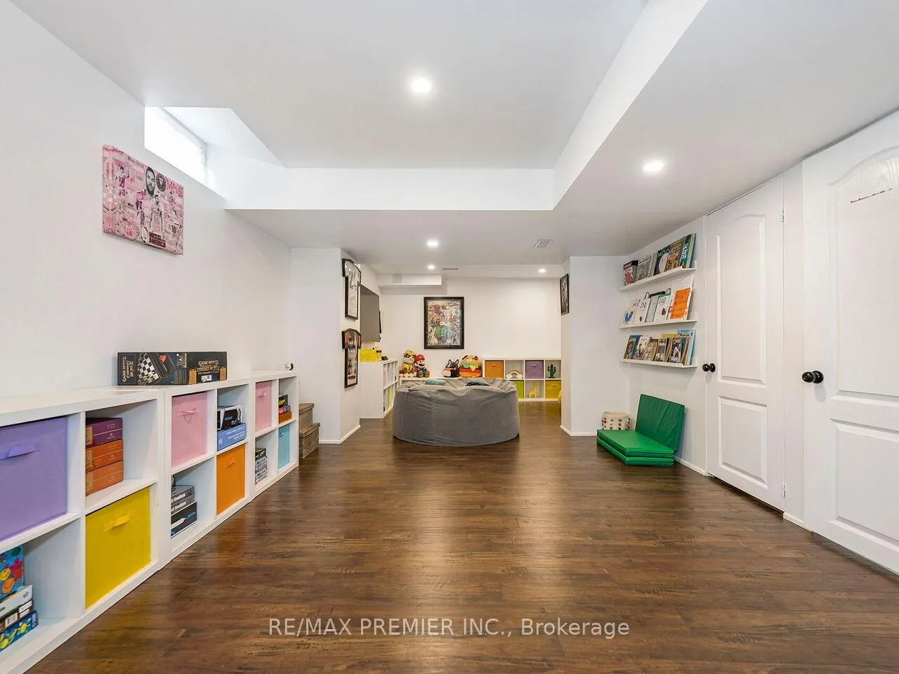Photo 40 of 67 Gentile Circle, Vaughan, Elder Mills — HOMEH
