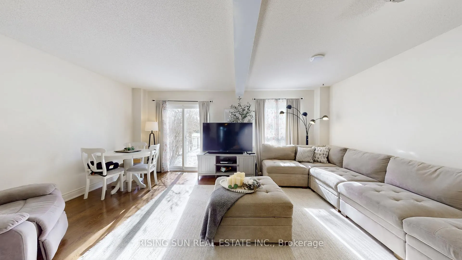 Photo 4 of 44 Whitehaven Drive, Brampton, Heart Lake West — HOMEH
