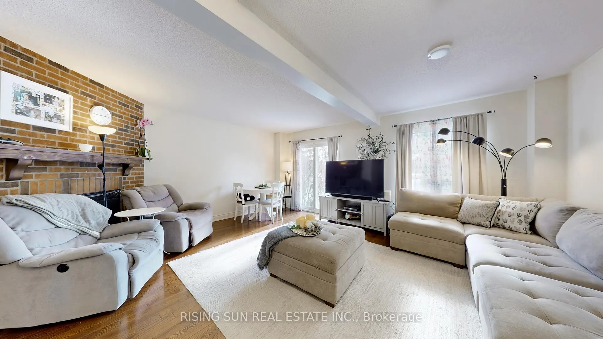 Photo 5 of 44 Whitehaven Drive, Brampton, Heart Lake West — HOMEH