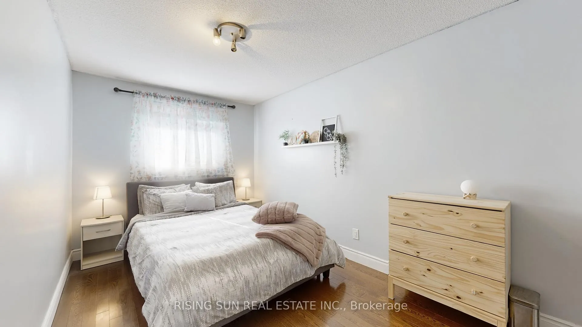 Photo 14 of 44 Whitehaven Drive, Brampton, Heart Lake West — HOMEH
