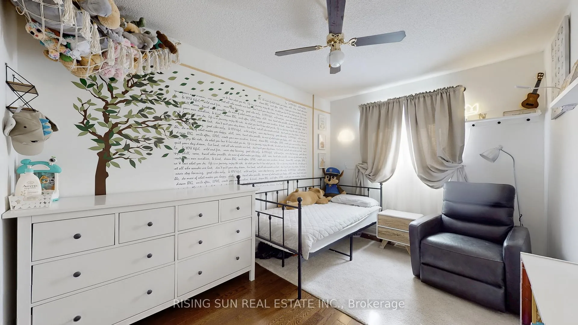 Photo 17 of 44 Whitehaven Drive, Brampton, Heart Lake West — HOMEH