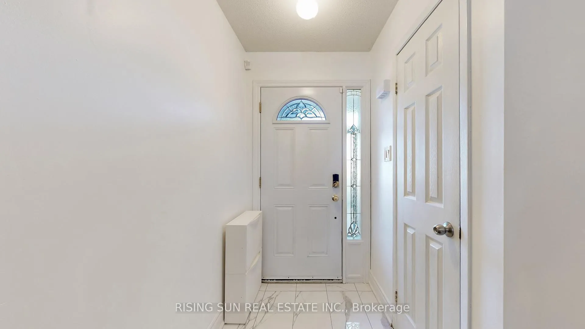 Photo 22 of 44 Whitehaven Drive, Brampton, Heart Lake West — HOMEH