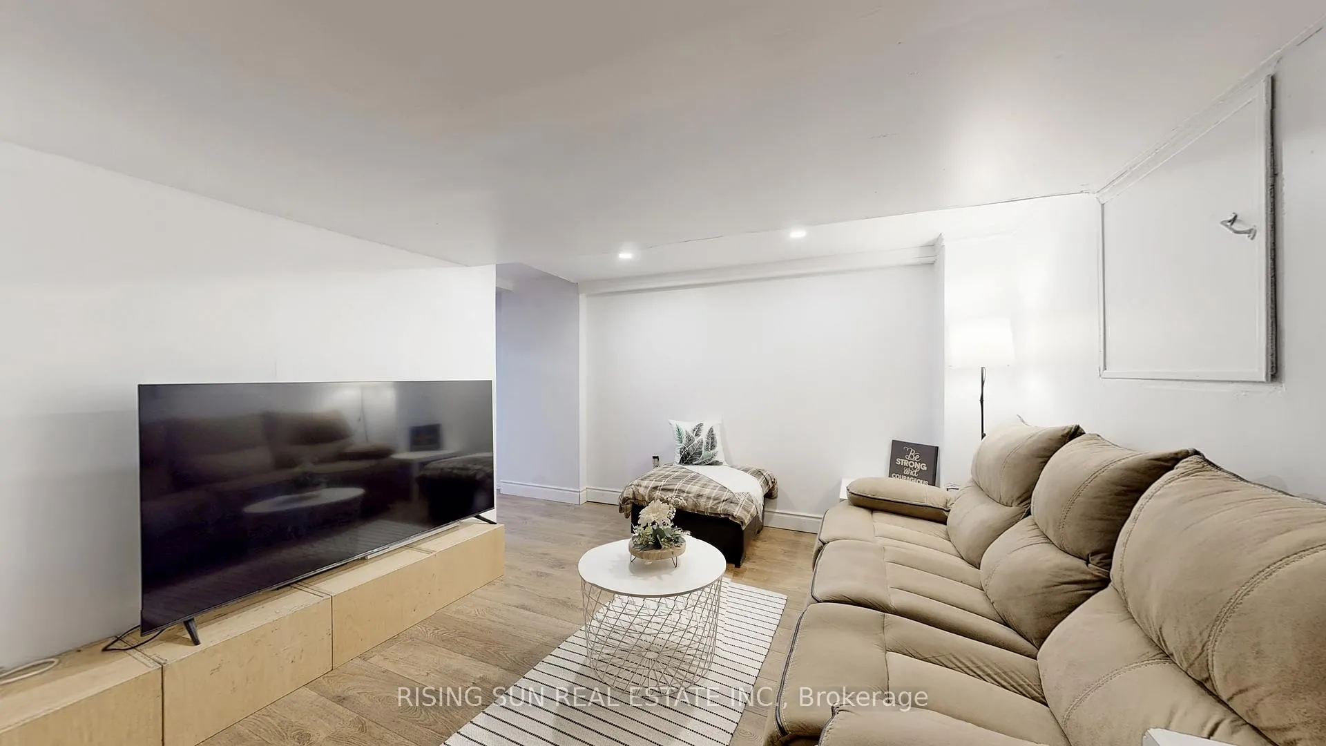 Photo 25 of 44 Whitehaven Drive, Brampton, Heart Lake West — HOMEH