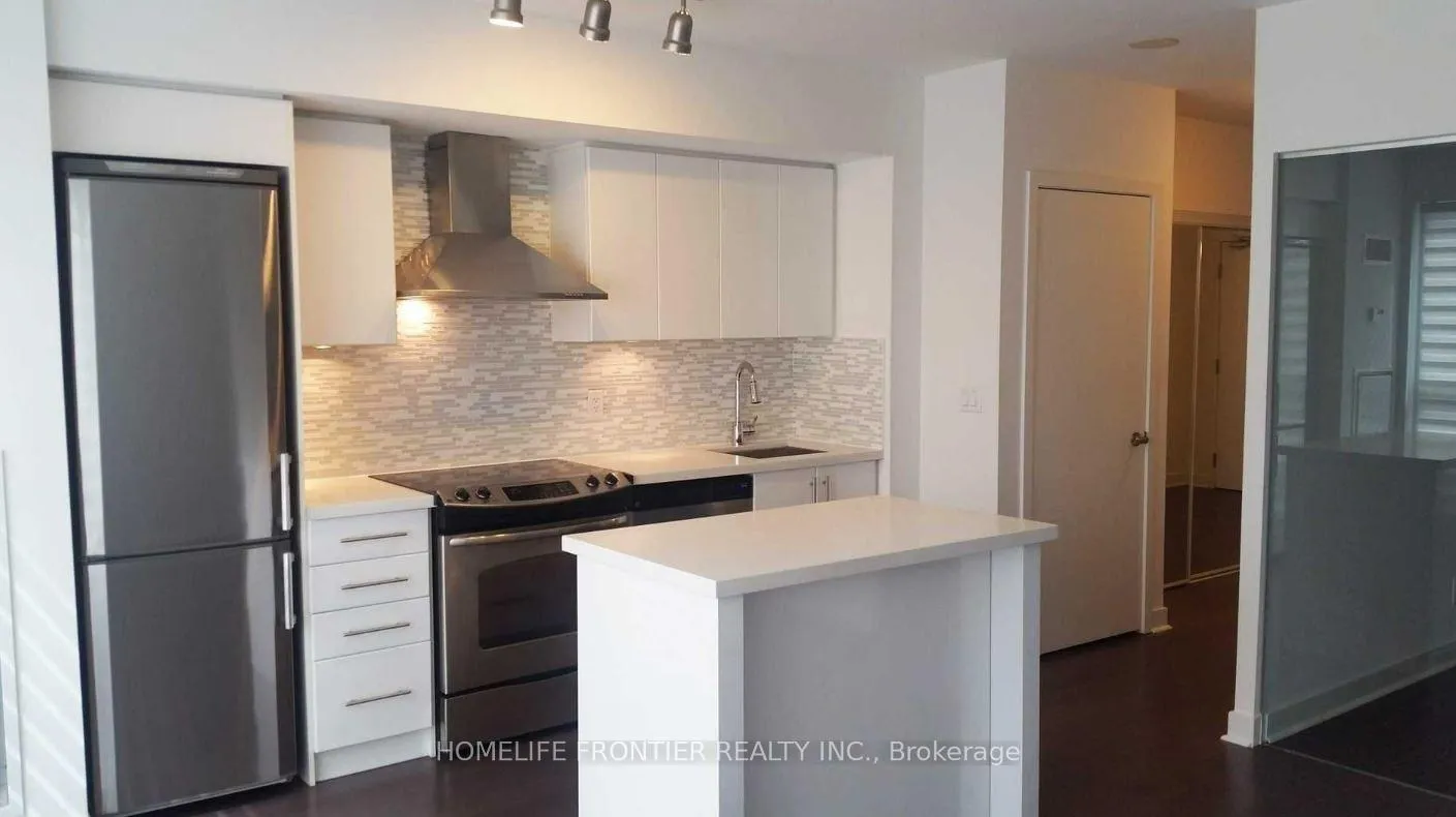 Photo 3 of Unit 204, 58 Orchard View Boulevard, Toronto, Yonge-Eglinton — HOMEH