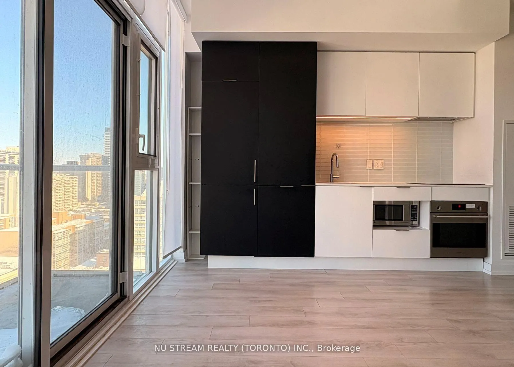 Photo 1 of Unit 1202, 33 Helendale Avenue, Toronto, Yonge-Eglinton — HOMEH