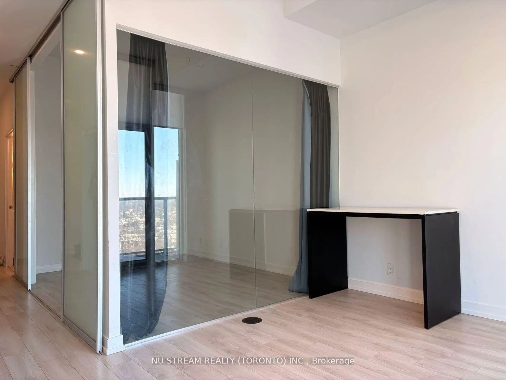 Photo 4 of Unit 1202, 33 Helendale Avenue, Toronto, Yonge-Eglinton — HOMEH