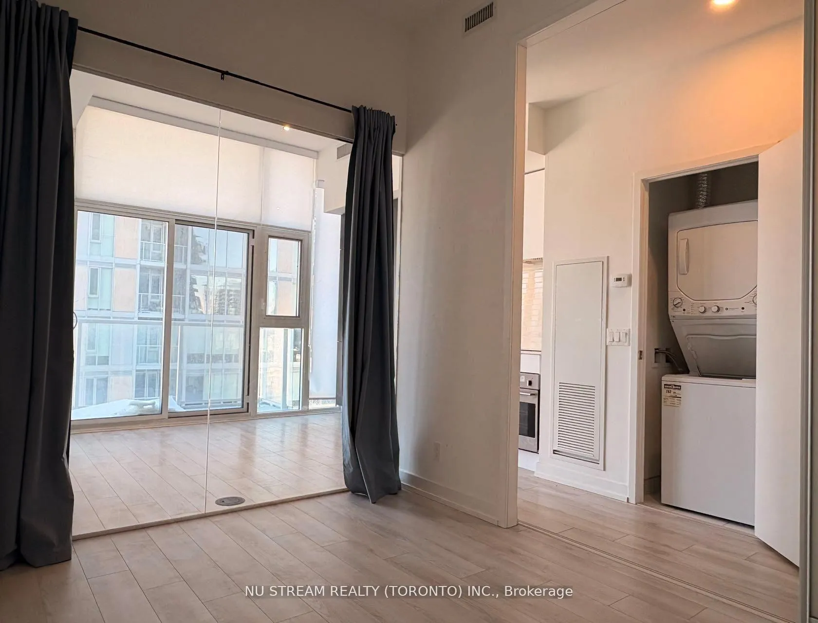 Photo 6 of Unit 1202, 33 Helendale Avenue, Toronto, Yonge-Eglinton — HOMEH