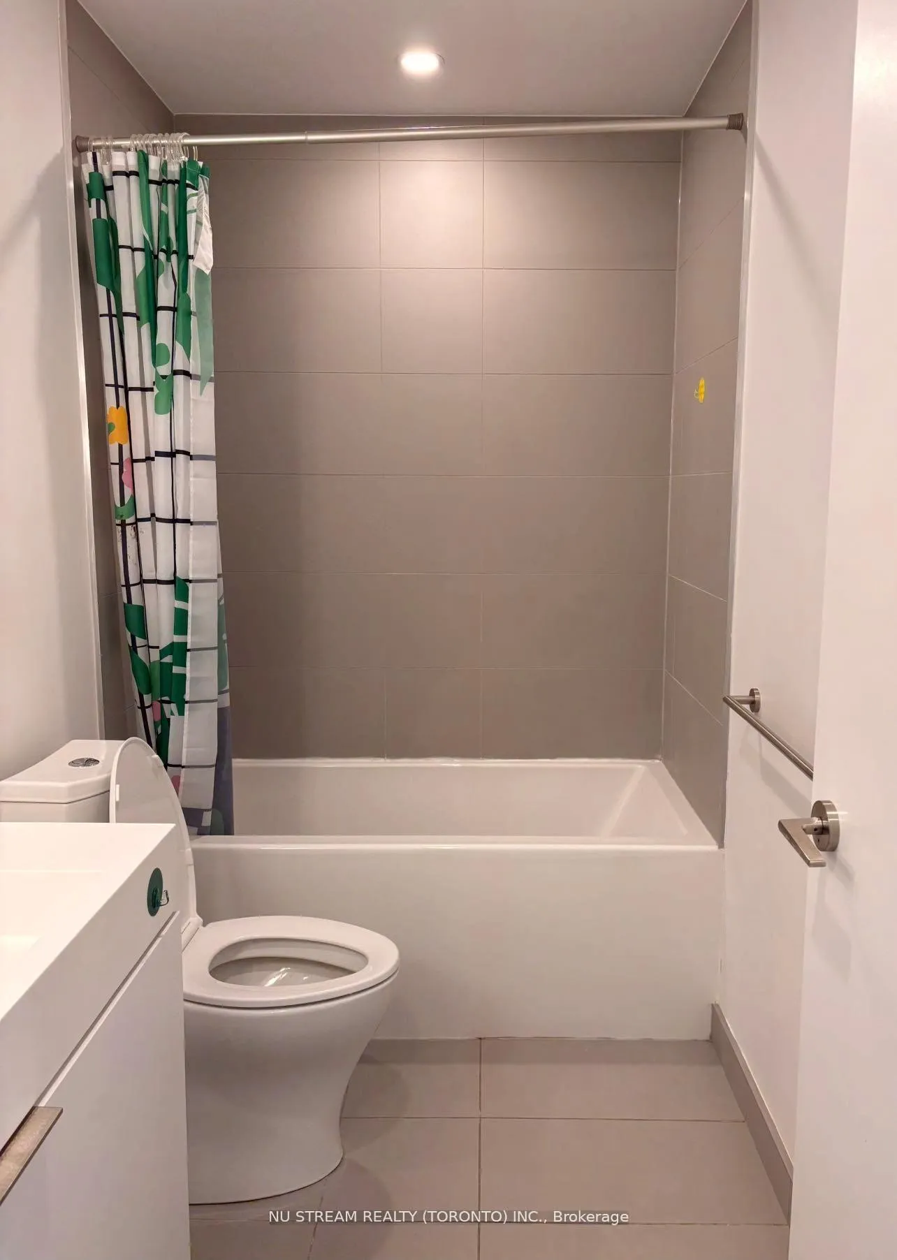 Photo 7 of Unit 1202, 33 Helendale Avenue, Toronto, Yonge-Eglinton — HOMEH