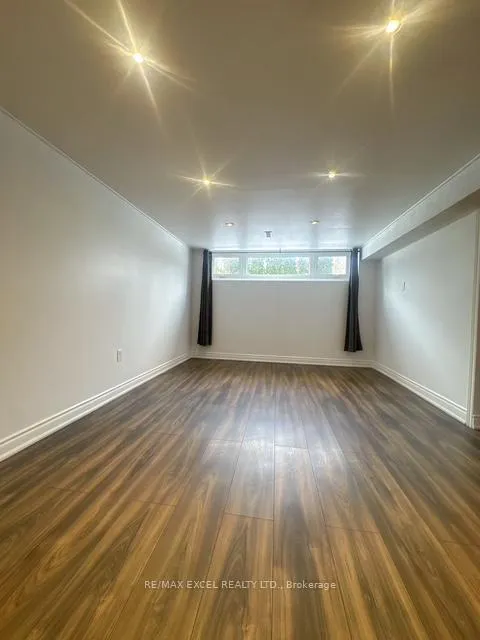 Photo 4 of 200 Bay Thorn Drive, Markham, Royal Orchard — HOMEH