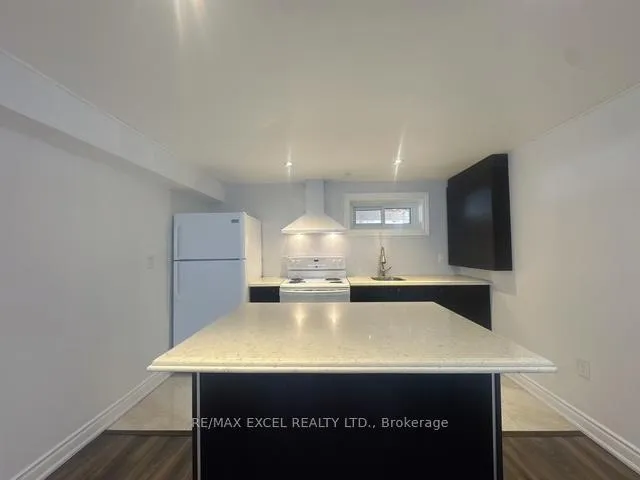 Photo 5 of 200 Bay Thorn Drive, Markham, Royal Orchard — HOMEH