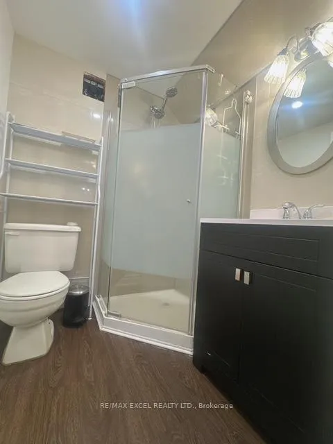 Photo 8 of 200 Bay Thorn Drive, Markham, Royal Orchard — HOMEH