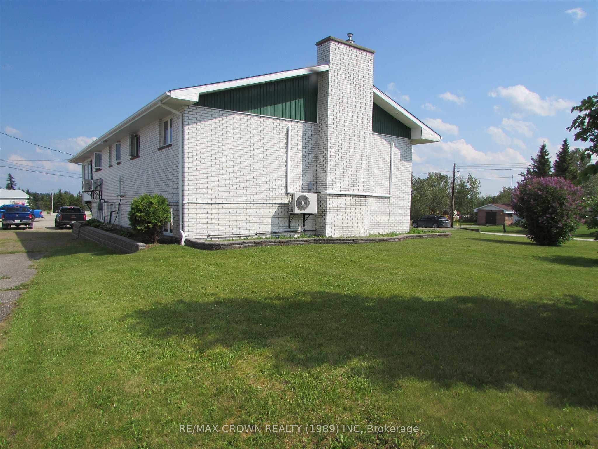 Photo 6 of 121 St-Aubin Avenue, Kapuskasing — HOMEH