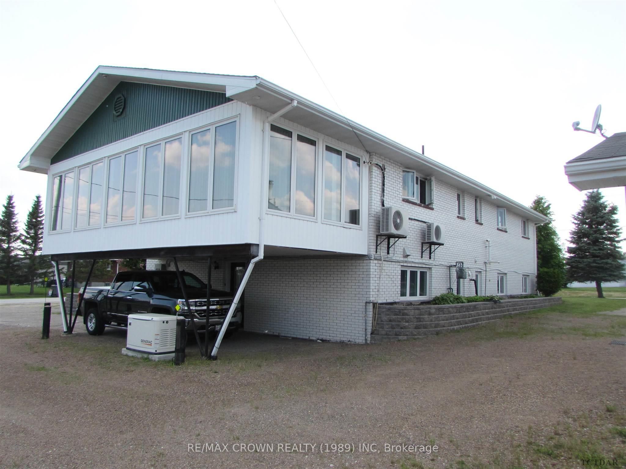 Photo 9 of 121 St-Aubin Avenue, Kapuskasing — HOMEH