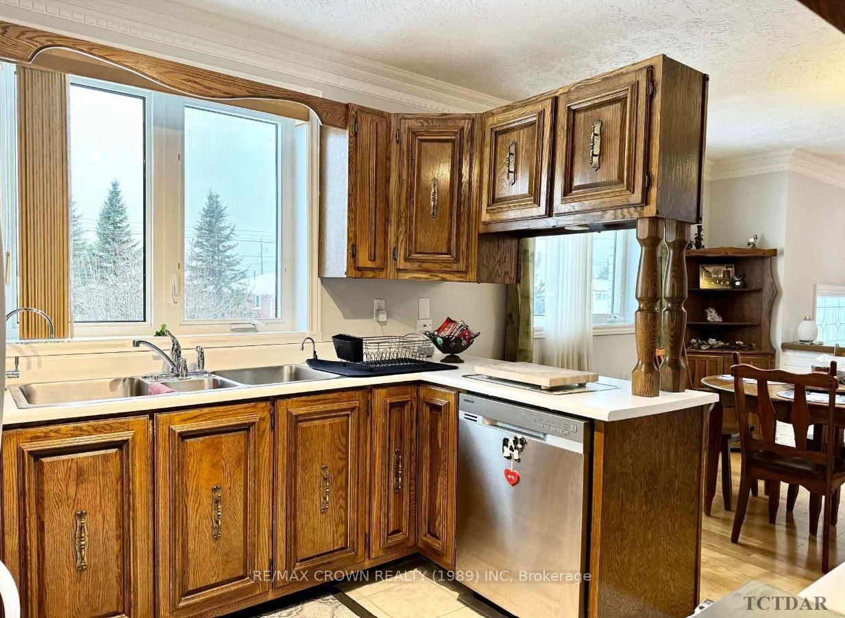 Photo 24 of 121 St-Aubin Avenue, Kapuskasing — HOMEH