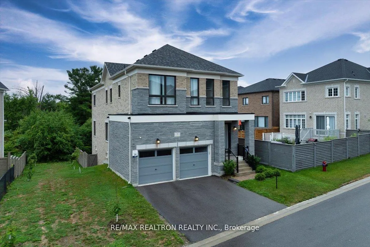 Photo 3 of 7 Maple Fields Circle, Aurora, Aurora Estates — HOMEH