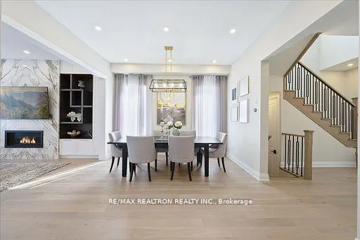 Photo 10 of 7 Maple Fields Circle, Aurora, Aurora Estates — HOMEH