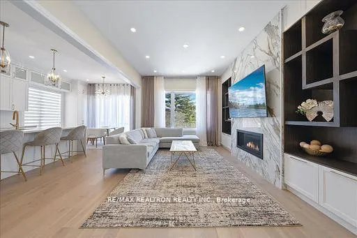 Photo 12 of 7 Maple Fields Circle, Aurora, Aurora Estates — HOMEH