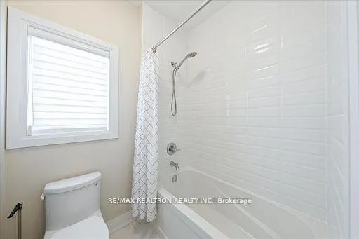 Photo 36 of 7 Maple Fields Circle, Aurora, Aurora Estates — HOMEH