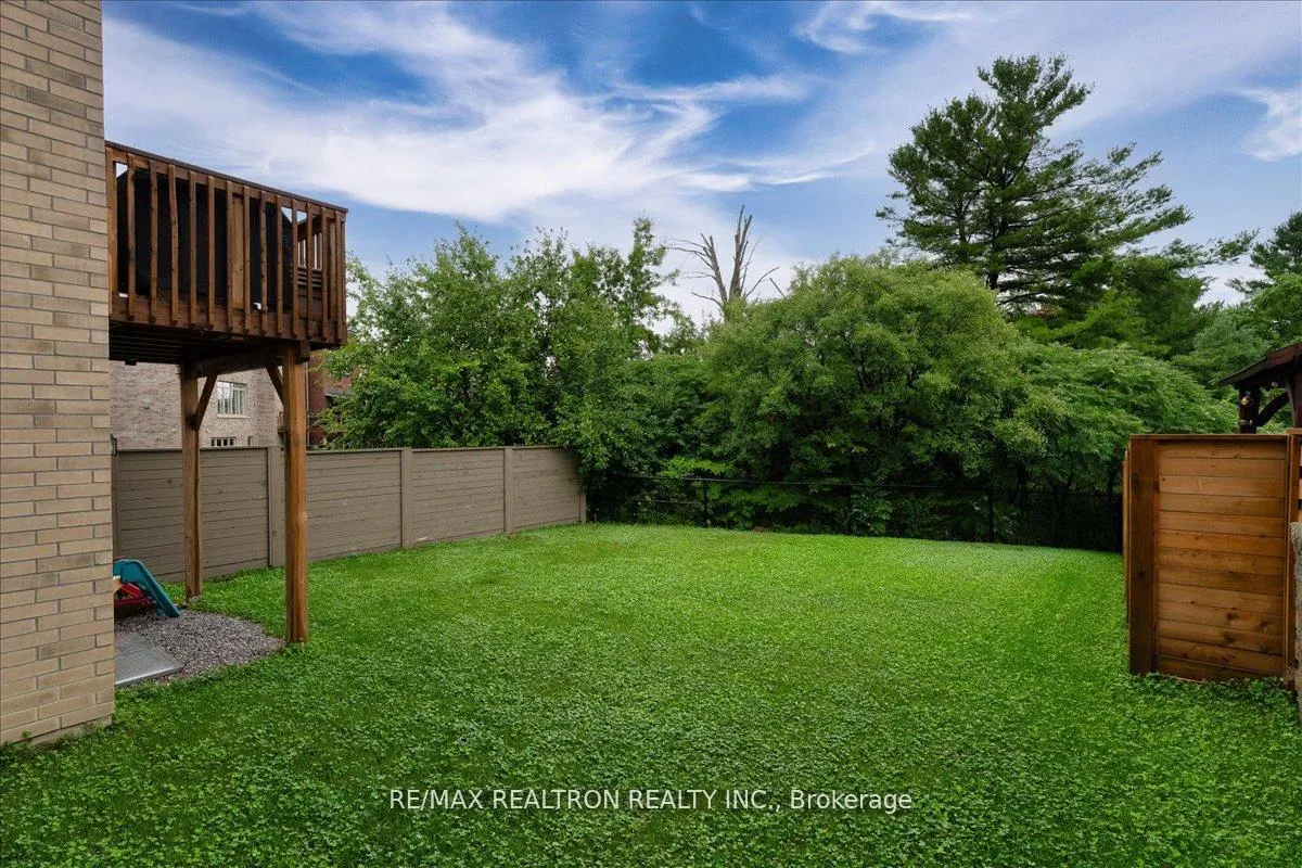 Photo 43 of 7 Maple Fields Circle, Aurora, Aurora Estates — HOMEH