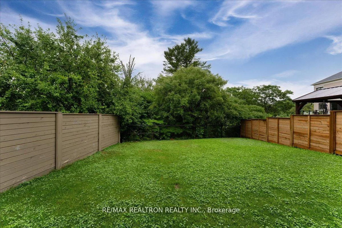 Photo 46 of 7 Maple Fields Circle, Aurora, Aurora Estates — HOMEH