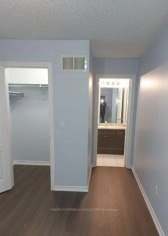 Photo 6 of 24 Hatton Court, Brampton, Credit Valley — HOMEH
