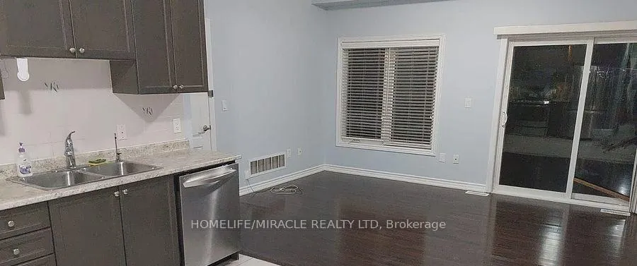 Photo 8 of 24 Hatton Court, Brampton, Credit Valley — HOMEH