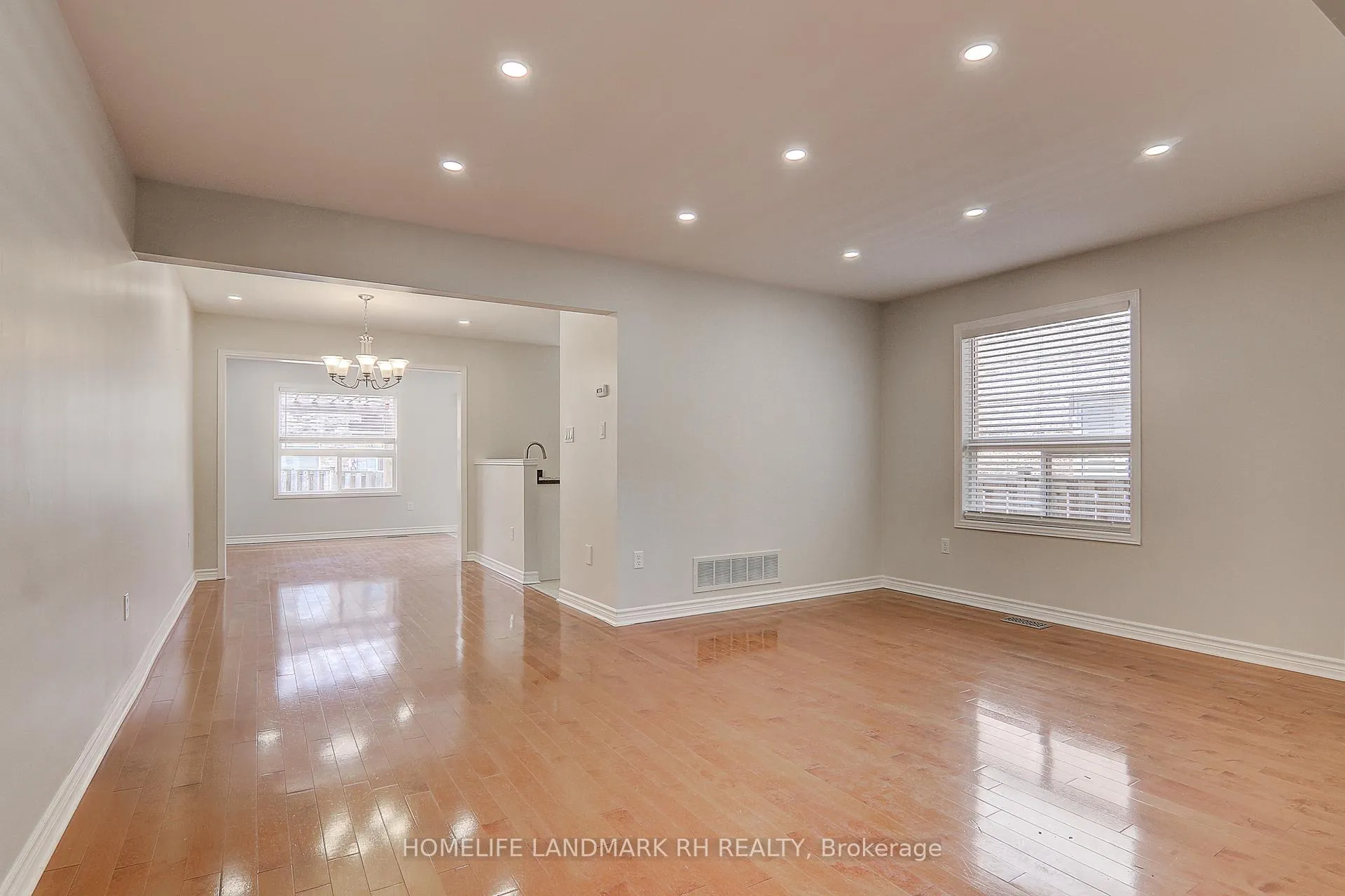 Photo 5 of 62 Briarcrest Drive, Markham, Berczy — HOMEH