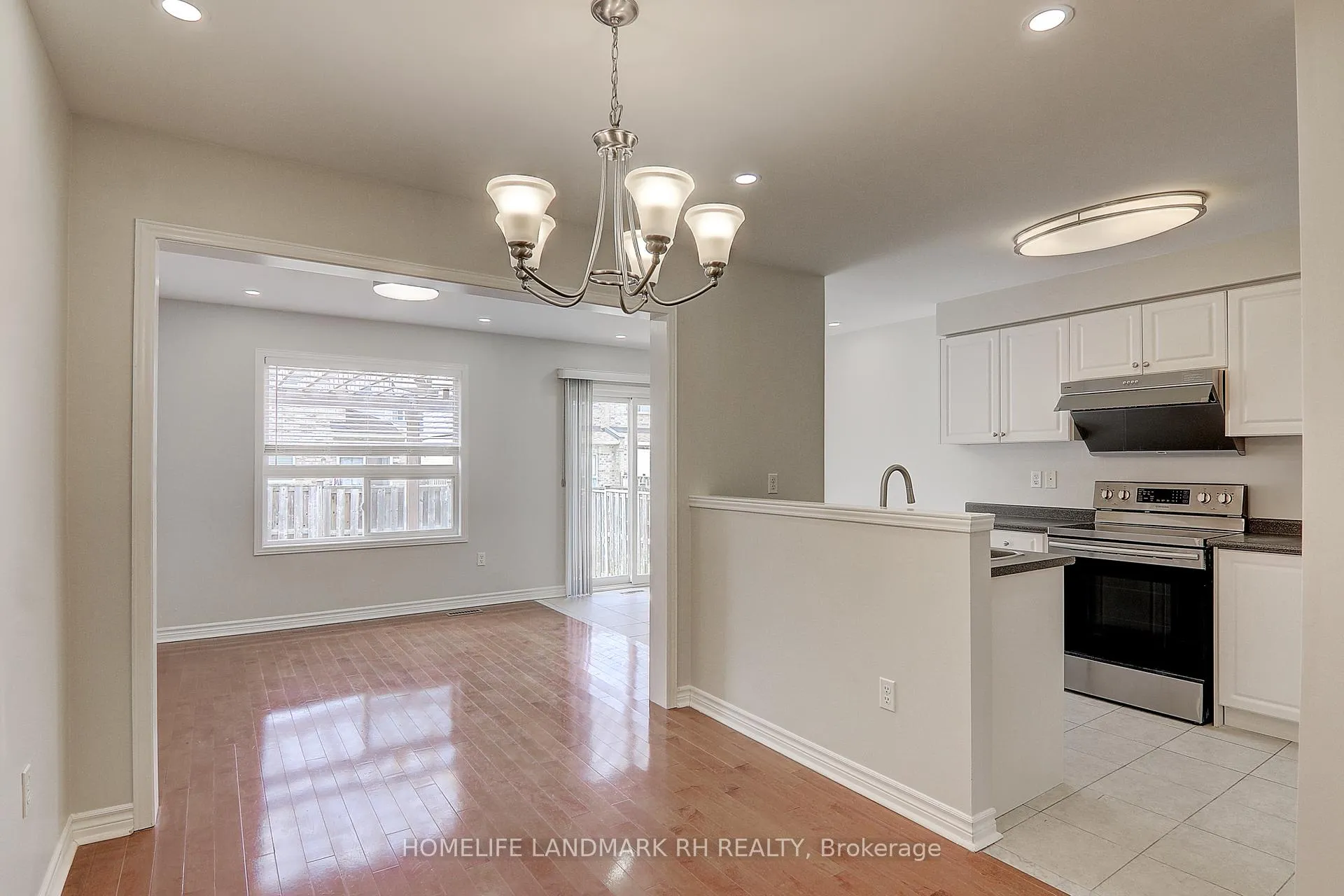 Photo 12 of 62 Briarcrest Drive, Markham, Berczy — HOMEH