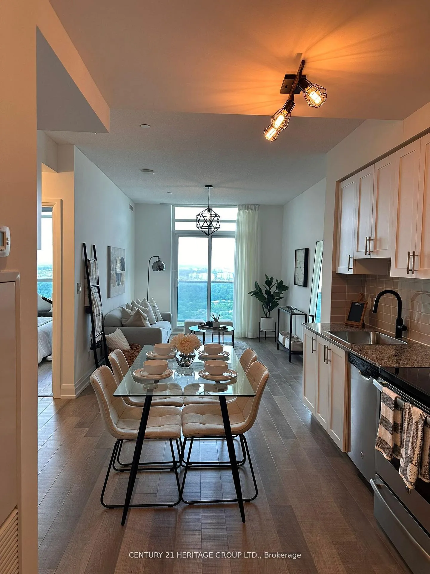 Photo 10 of Unit 2803, 7171 Yonge Street, Markham, Thornhill — HOMEH