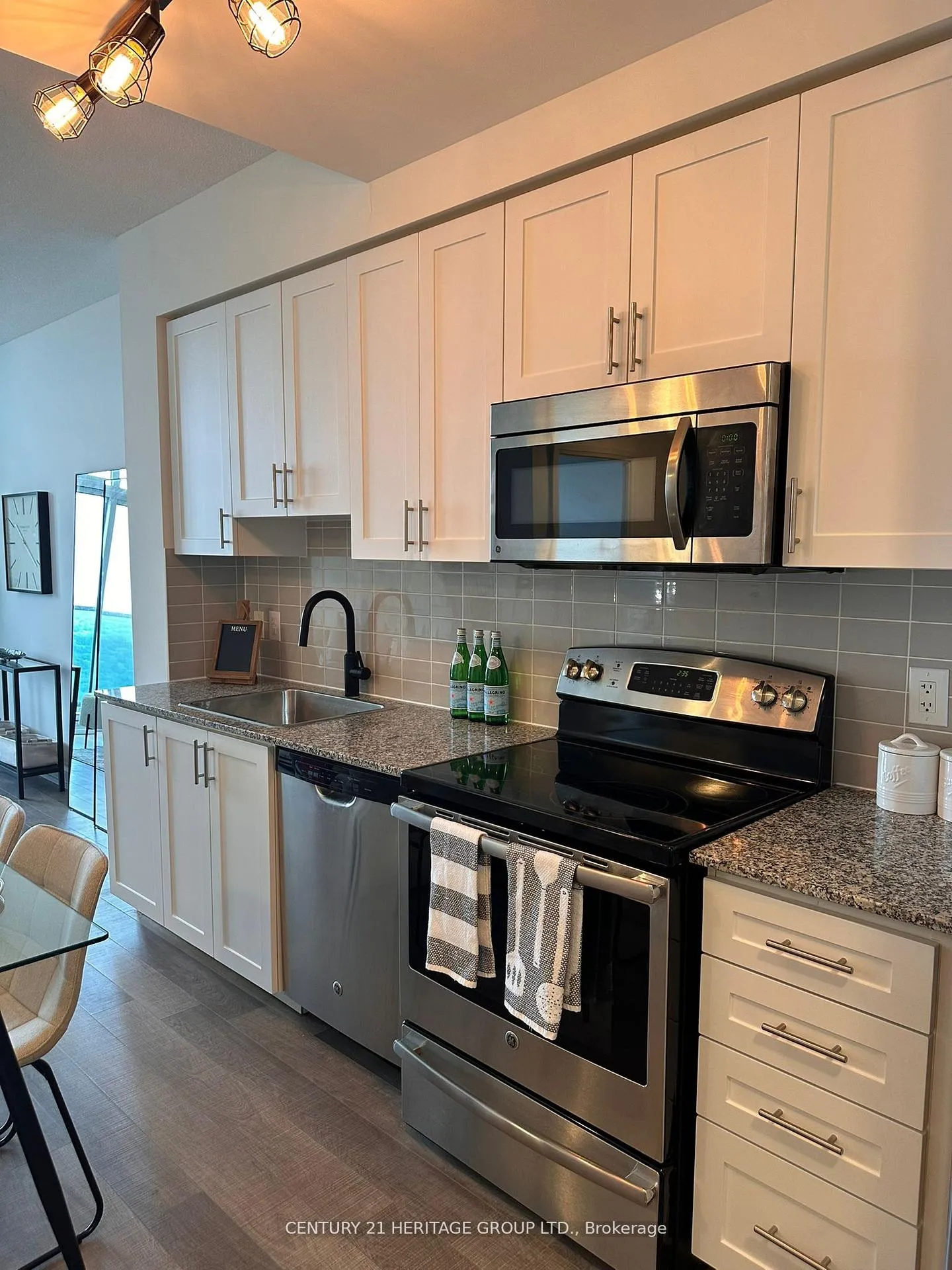 Photo 11 of Unit 2803, 7171 Yonge Street, Markham, Thornhill — HOMEH