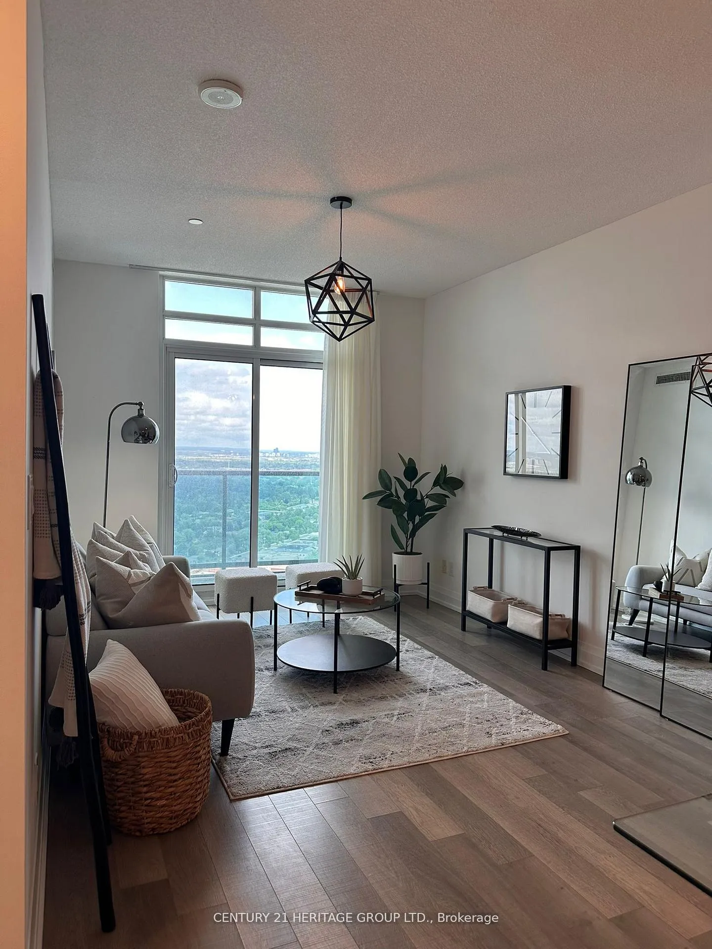 Photo 13 of Unit 2803, 7171 Yonge Street, Markham, Thornhill — HOMEH
