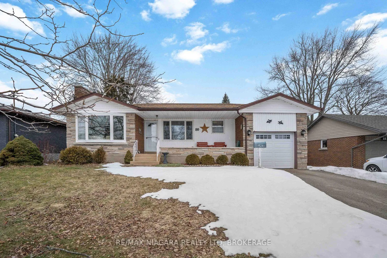 Photo 2 of 80 Michael Drive N, Port Colborne, Sugarloaf — HOMEH
