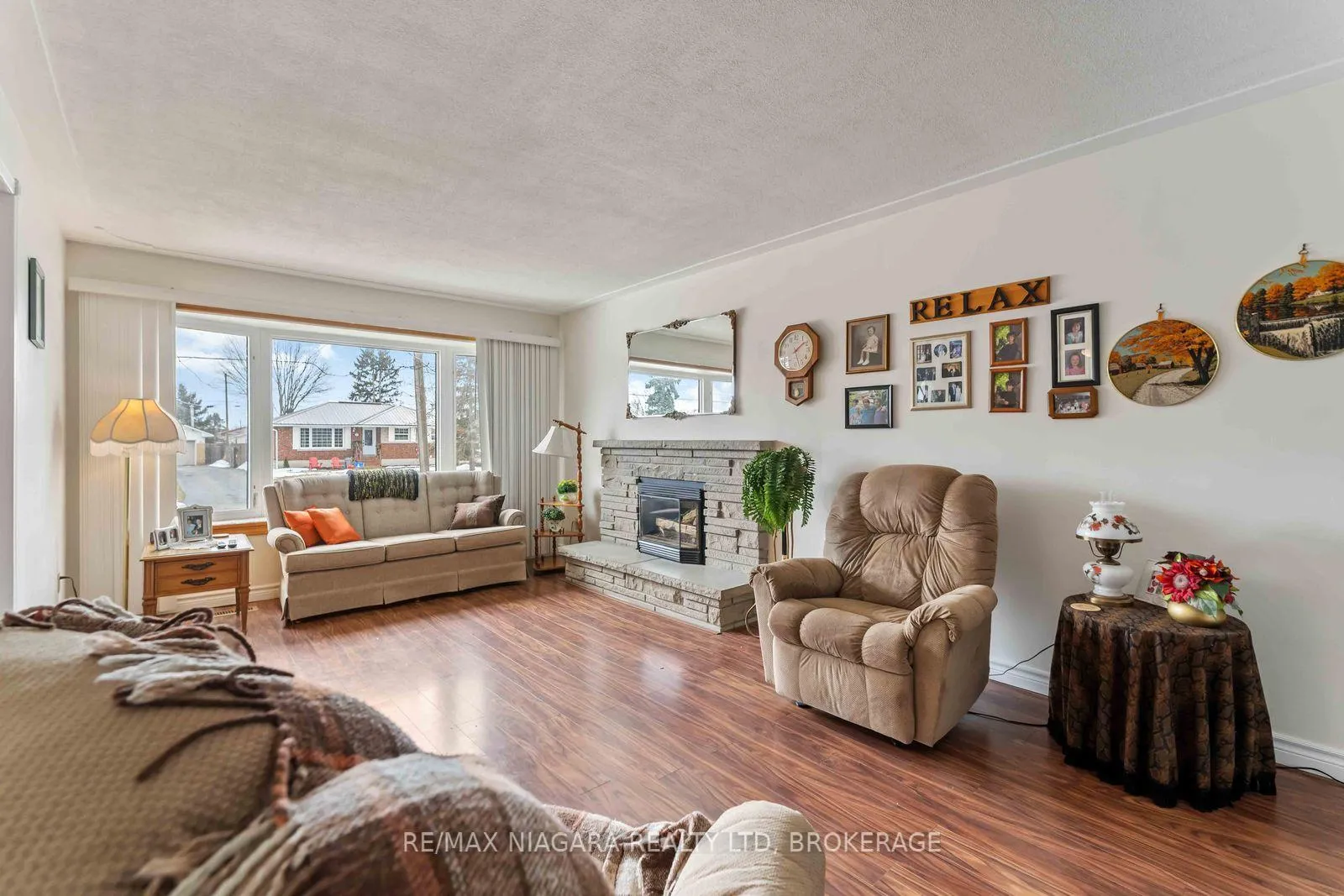 Photo 4 of 80 Michael Drive N, Port Colborne, Sugarloaf — HOMEH
