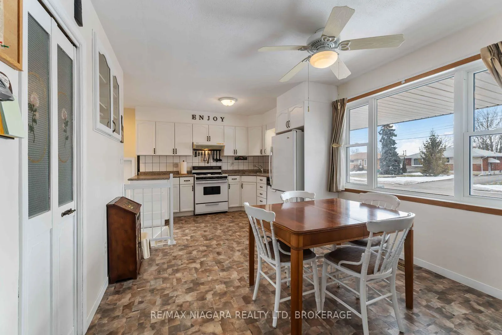 Photo 10 of 80 Michael Drive N, Port Colborne, Sugarloaf — HOMEH