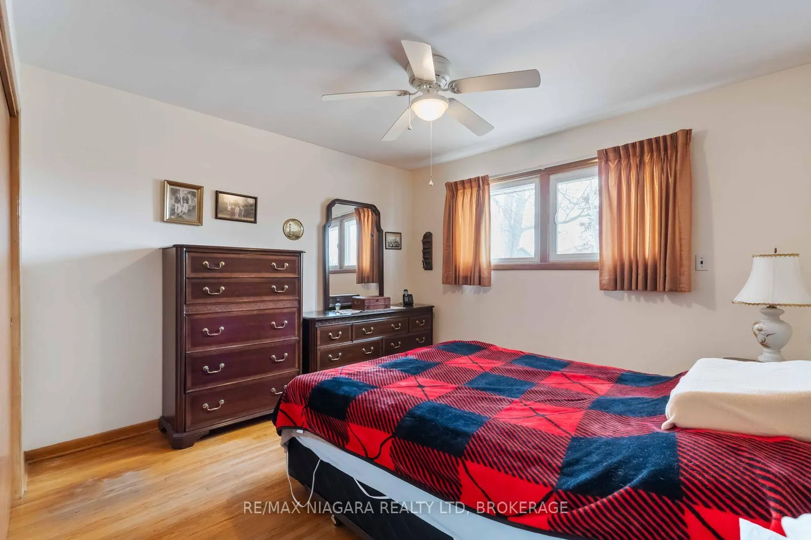 Photo 19 of 80 Michael Drive N, Port Colborne, Sugarloaf — HOMEH
