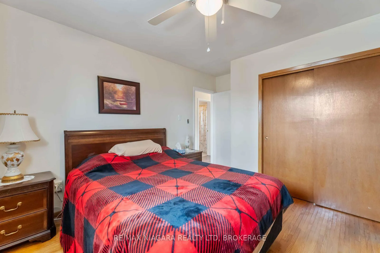 Photo 20 of 80 Michael Drive N, Port Colborne, Sugarloaf — HOMEH