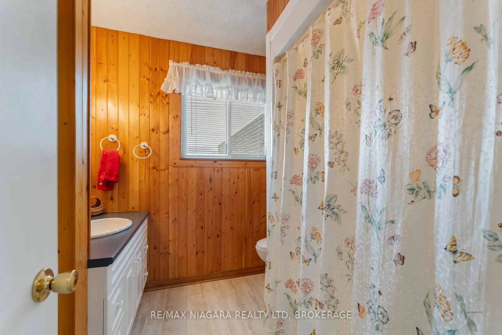 Photo 25 of 80 Michael Drive N, Port Colborne, Sugarloaf — HOMEH