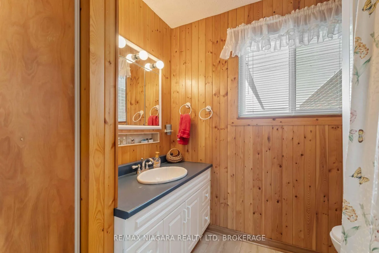 Photo 26 of 80 Michael Drive N, Port Colborne, Sugarloaf — HOMEH