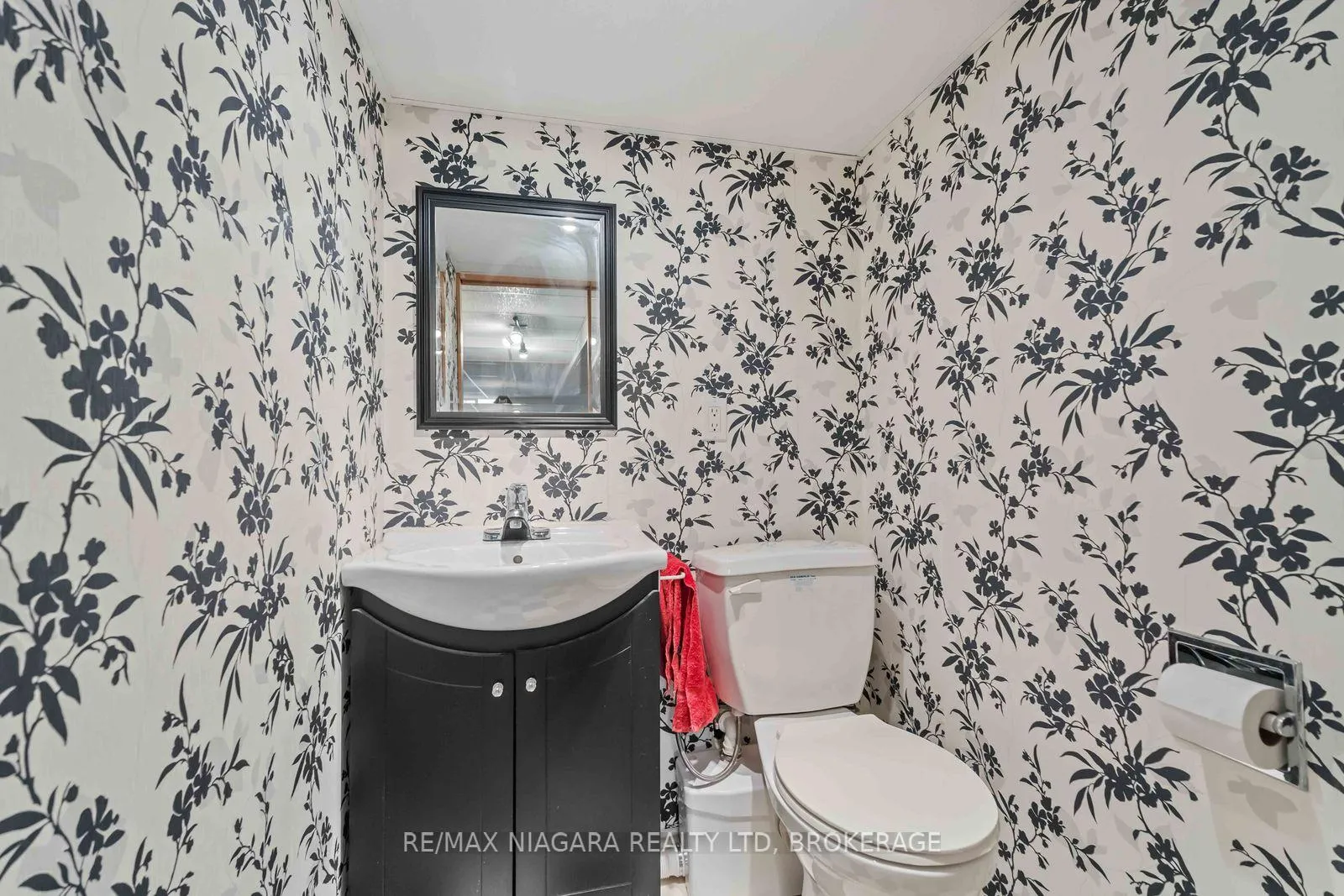 Photo 32 of 80 Michael Drive N, Port Colborne, Sugarloaf — HOMEH