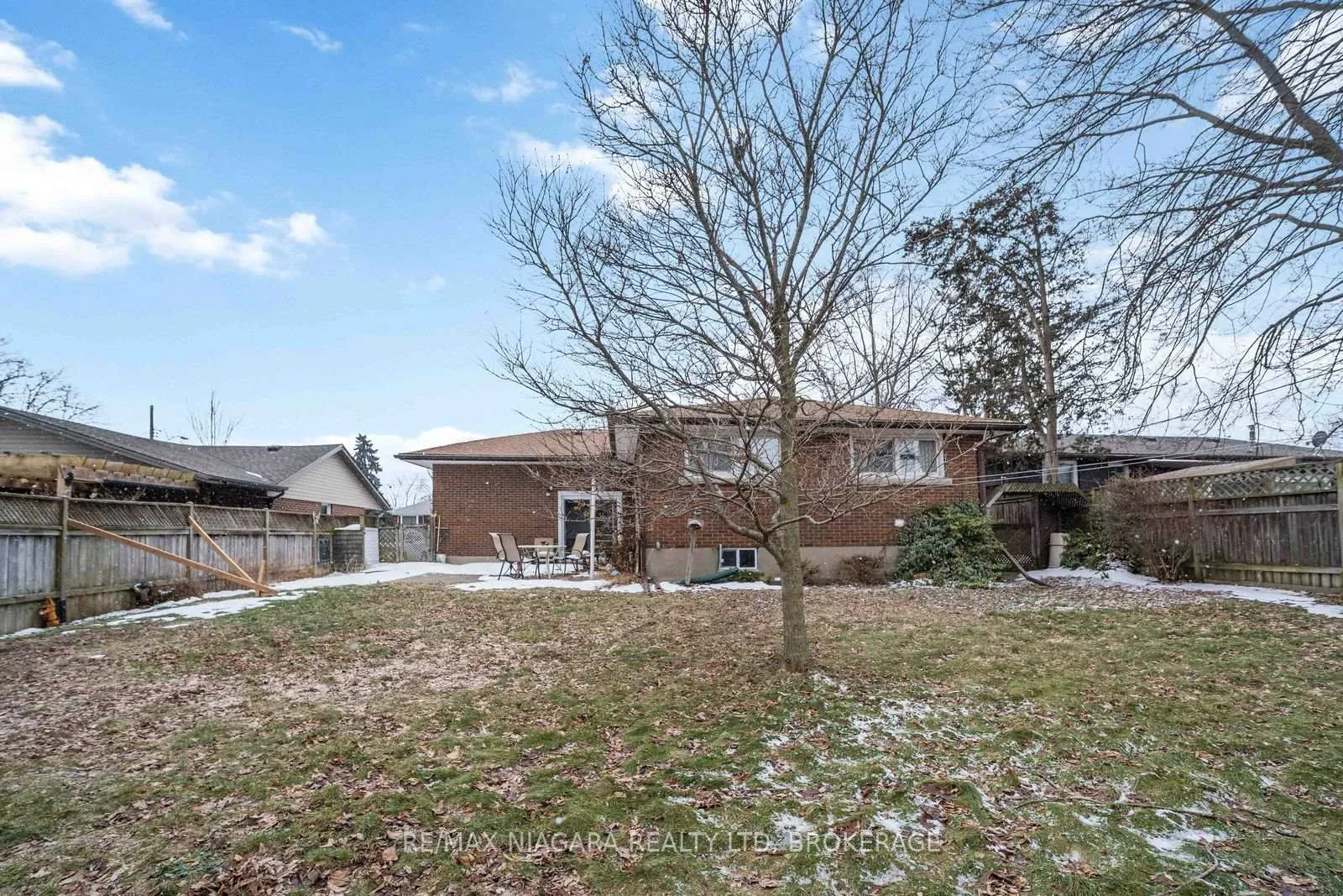 Photo 38 of 80 Michael Drive N, Port Colborne, Sugarloaf — HOMEH