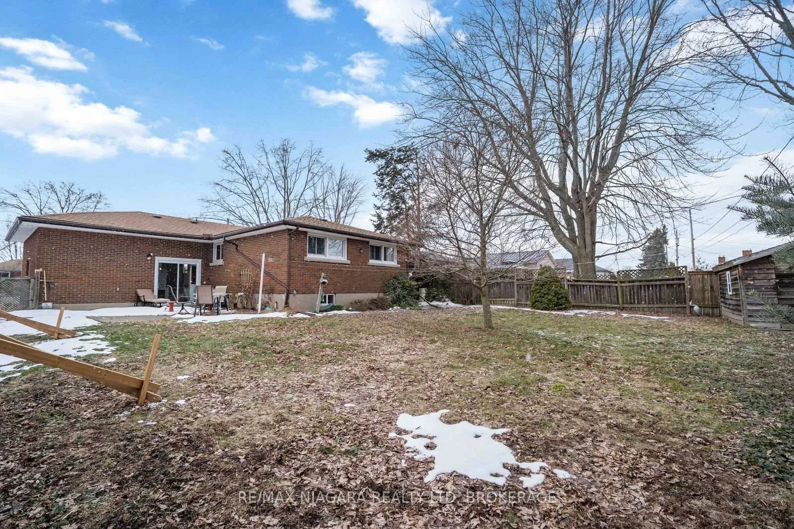 Photo 41 of 80 Michael Drive N, Port Colborne, Sugarloaf — HOMEH