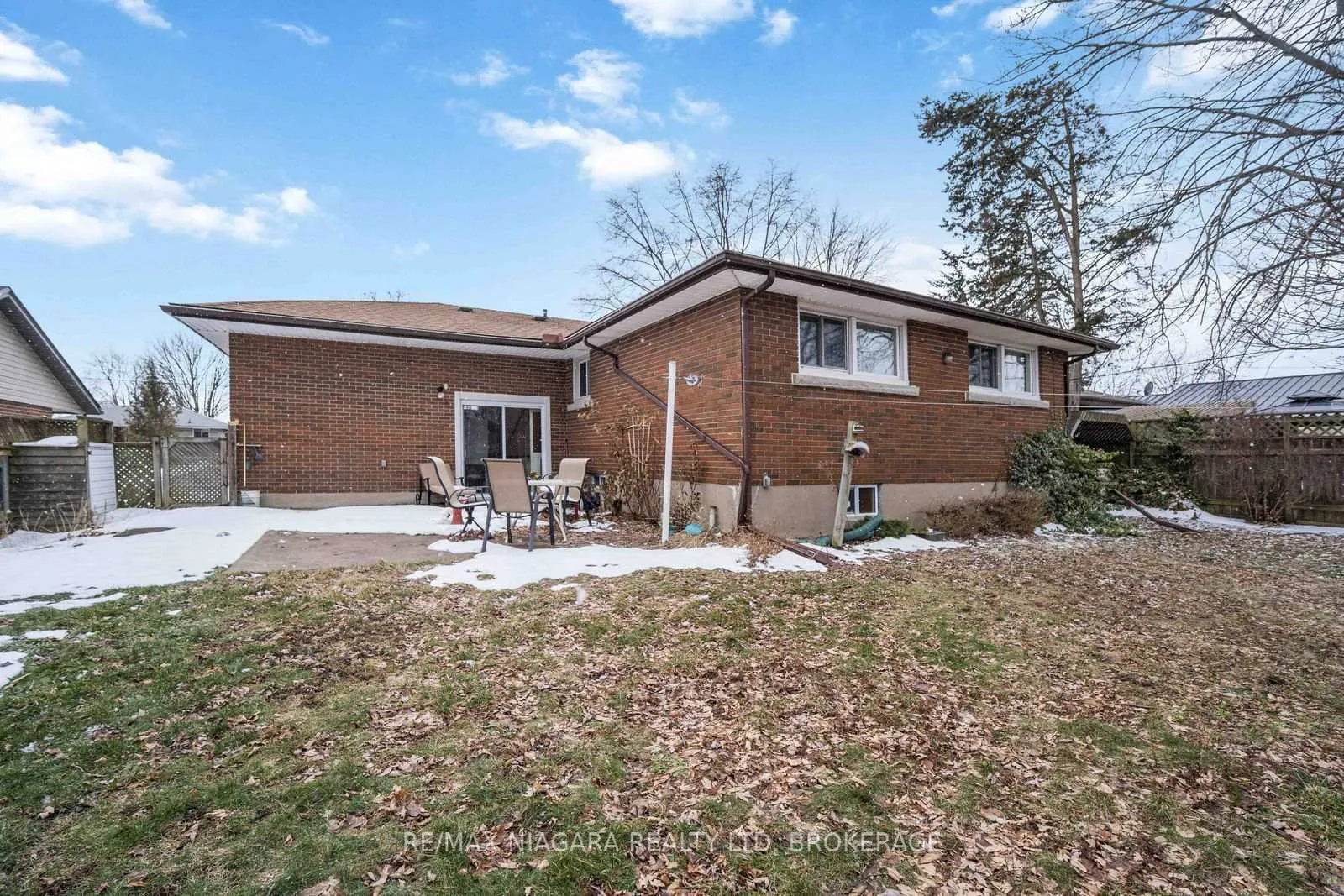 Photo 42 of 80 Michael Drive N, Port Colborne, Sugarloaf — HOMEH