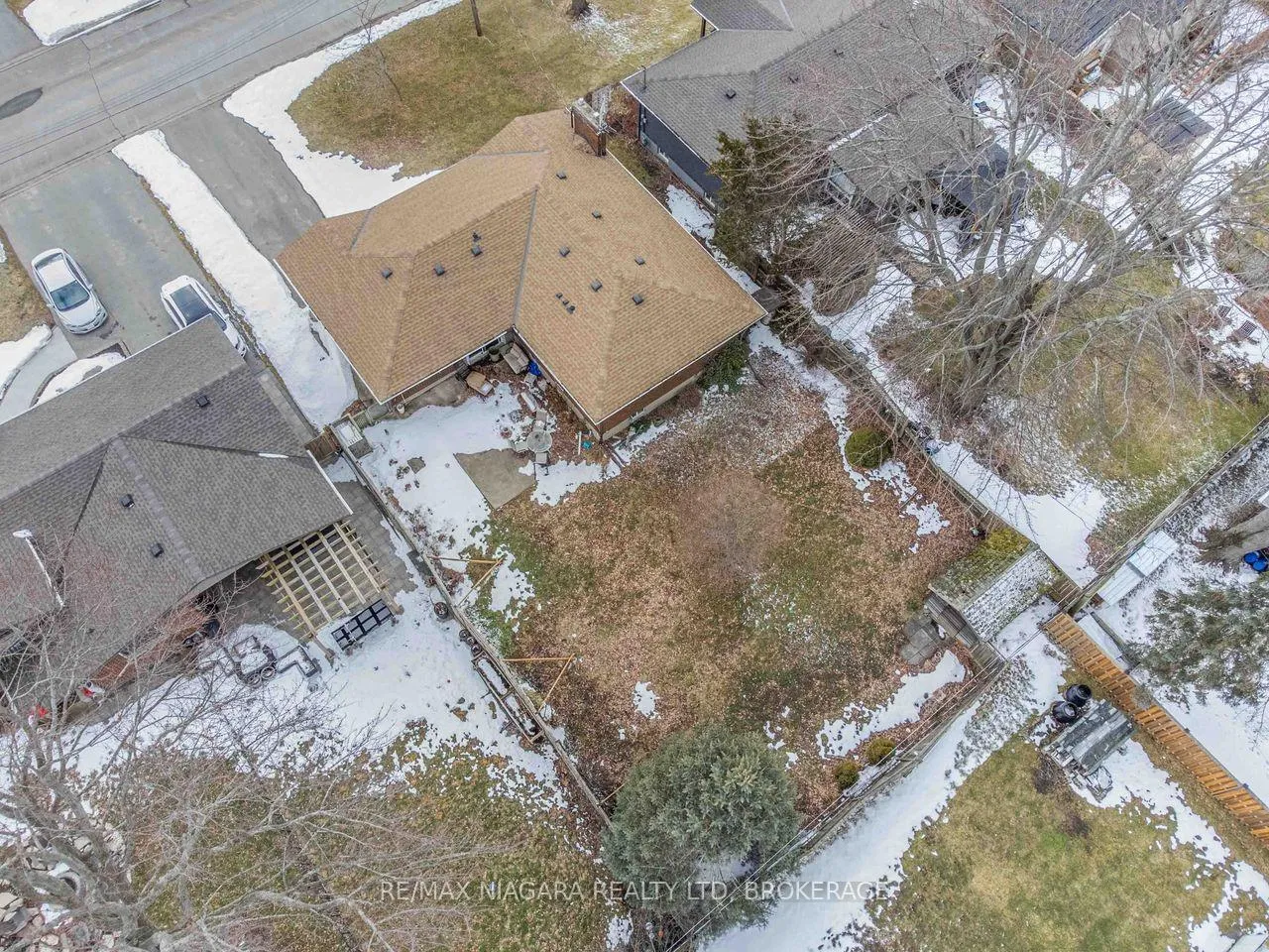 Photo 47 of 80 Michael Drive N, Port Colborne, Sugarloaf — HOMEH