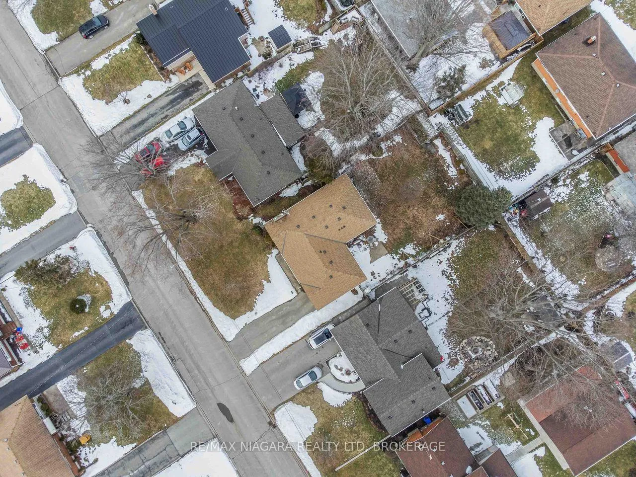 Photo 48 of 80 Michael Drive N, Port Colborne, Sugarloaf — HOMEH